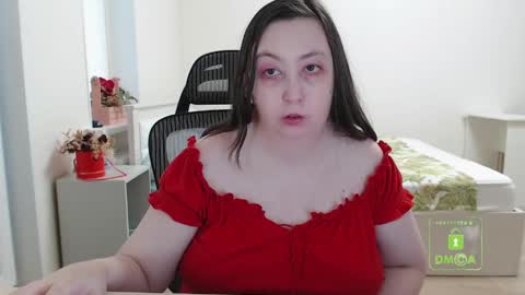 Snapshot of hot_and_pretty chatting on 03-08-25, 12:52 Lila online show from 03-08-25, 12:52