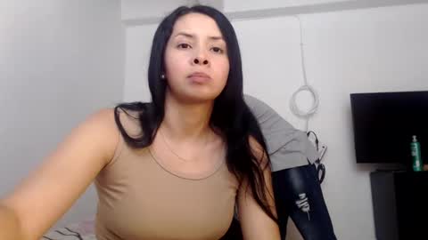 Snapshot of hot_angels___ chatting on 03-04-25, 06:15 angels online show from 03-04-25, 06:15