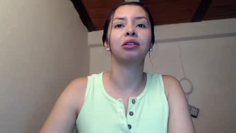 Snapshot of hot_angels___ chatting on 09-22-25, 02:08 angels online show from 09-22-25, 02:08