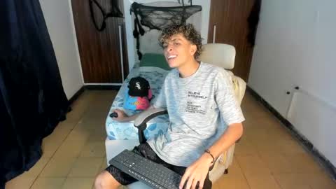 hot bunny online show from 11-12-25, 01:28