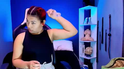 Snapshot of hot_chocolate_4u chatting on 09-09-25, 12:05 hot chocolate 4u online show from 09-09-25, 12:05