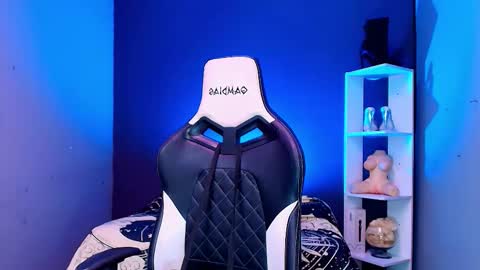 Snapshot of hot_chocolate_4u chatting on 09-13-25, 12:05 hot chocolate 4u online show from 09-13-25, 12:05