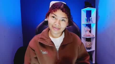 Snapshot of hot_chocolate_4u chatting on 10-24-25, 12:12 hot chocolate 4u online show from 10-24-25, 12:12