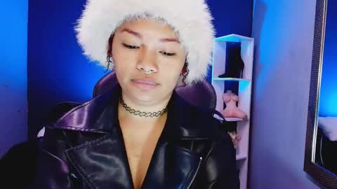 Snapshot of hot_chocolate_4u chatting on 11-01-25, 12:18 hot chocolate 4u online show from 11-01-25, 12:18