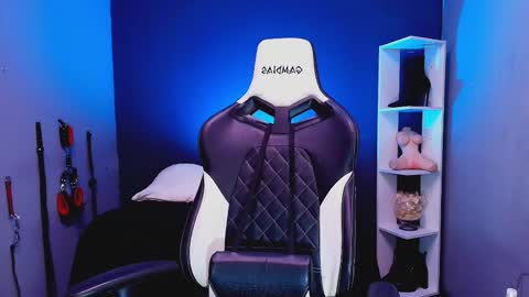 Snapshot of hot_chocolate_4u chatting on 11-04-25, 12:15 hot chocolate 4u online show from 11-04-25, 12:15