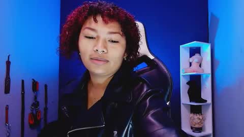 Snapshot of hot_chocolate_4u chatting on 11-08-25, 12:05 hot chocolate 4u online show from 11-08-25, 12:05