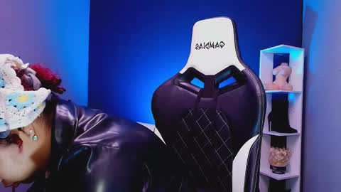 Snapshot of hot_chocolate_4u chatting on 11-11-25, 12:16 hot chocolate 4u online show from 11-11-25, 12:16