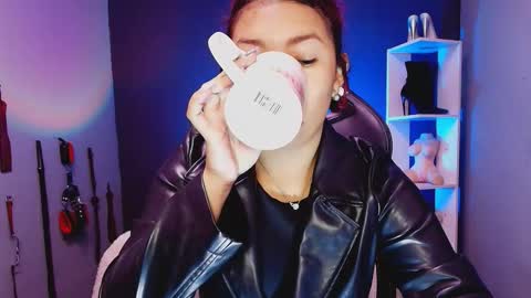 Snapshot of hot_chocolate_4u chatting on 11-20-25, 12:27 hot chocolate 4u online show from 11-20-25, 12:27