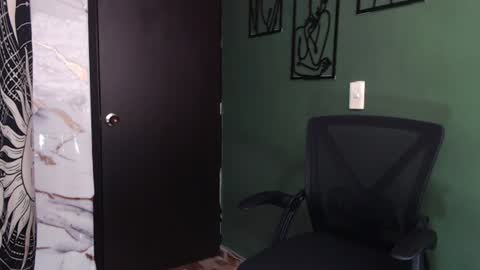 hot chocolate 4u online show from 06-20-26, 03:48
