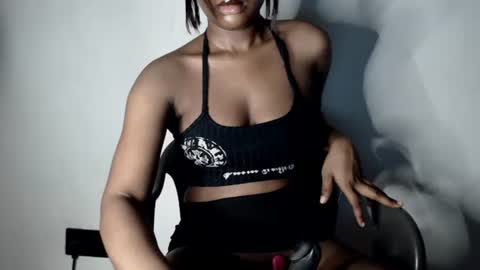 sonia  mis choco online show from 10-27-25, 12:04