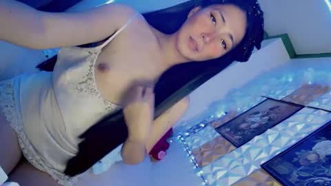 its me CLAUDIA online show from 03-04-25, 12:44