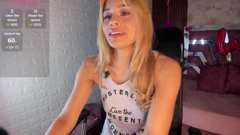 Snapshot of hot_cupid01 chatting on 02-15-26, 10:58 Valery online show from 02-15-26, 10:58