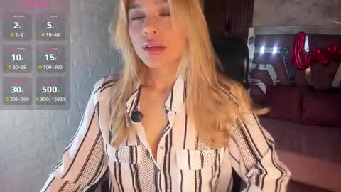 Snapshot of hot_cupid01 chatting on 02-18-26, 11:06 Valery online show from 02-18-26, 11:06