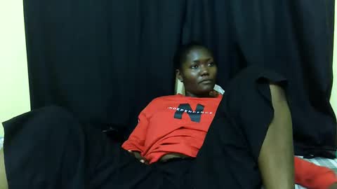 Milly online show from 10-12-25, 06:07