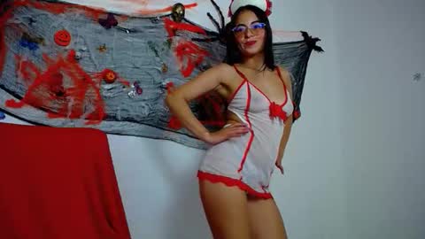 Snapshot of hot_girl01_hanna chatting on 10-04-25, 10:08 angie online show from 10-04-25, 10:08