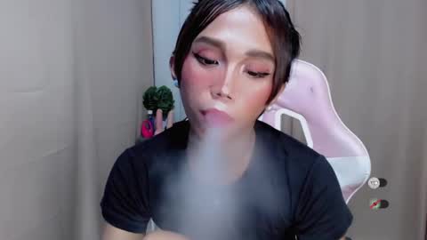 Snapshot of hot_khianna chatting on 04-30-26, 02:12 Khianna online show from 04-30-26, 02:12