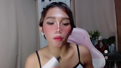 Snapshot of hot_khianna chatting on 05-04-26, 02:24 Khianna online show from 05-04-26, 02:24