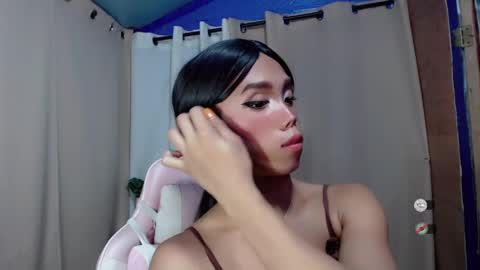 Snapshot of hot_khianna chatting on 05-11-26, 04:15 Khianna online show from 05-11-26, 04:15