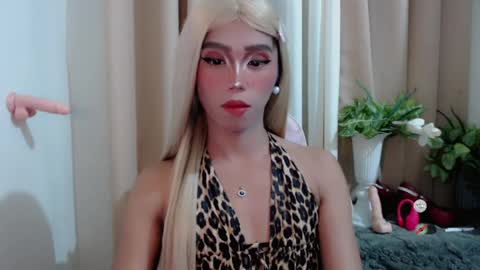 Snapshot of hot_khianna chatting on 05-24-26, 02:11 Khianna online show from 05-24-26, 02:11
