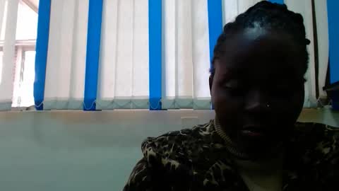 Snapshot of hot_linahh chatting on 11-11-25, 06:24 Linah online show from 11-11-25, 06:24