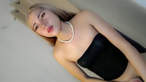 hot_little_angel18 online show from 05-30-26, 02:08