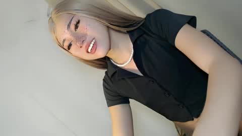 hot_little_angel18 online show from 06-14-26, 03:08