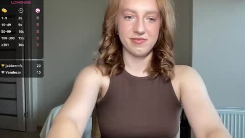 Snapshot of hot_lliinns chatting on 10-25-25, 12:13 Lina online show from 10-25-25, 12:13