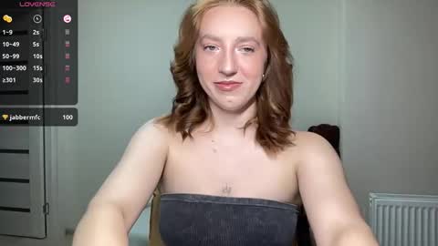 Snapshot of hot_lliinns chatting on 10-26-25, 02:34 Lina online show from 10-26-25, 02:34