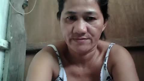 Snapshot of hot_mama09 chatting on 03-05-25, 02:14 hotmama online show from 03-05-25, 02:14