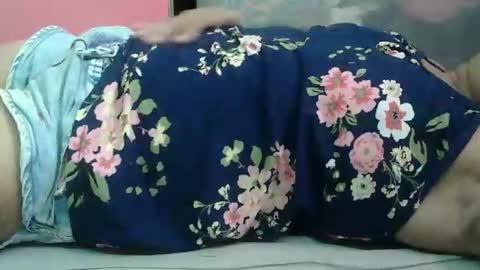 Snapshot of hot_mama09 chatting on 09-27-25, 07:46 hotmama online show from 09-27-25, 07:46