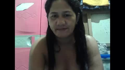 Snapshot of hot_mama09 chatting on 11-01-25, 07:16 hotmama online show from 11-01-25, 07:16