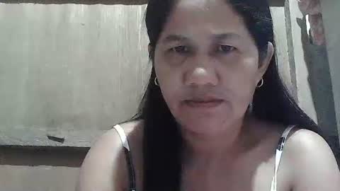 Snapshot of hot_mama09 chatting on 05-11-26, 09:23 hotmama online show from 05-11-26, 09:23