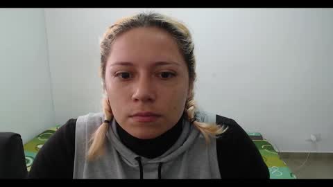 Snapshot of hot_mommymia chatting on 02-07-25, 01:43 Mia online show from 02-07-25, 01:43