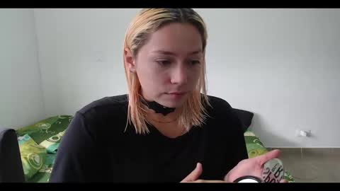 Snapshot of hot_mommymia chatting on 02-13-25, 04:07 Mia online show from 02-13-25, 04:07