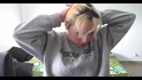 Snapshot of hot_mommymia chatting on 02-15-25, 12:33 Mia online show from 02-15-25, 12:33