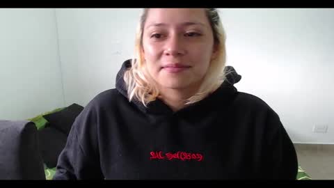 Snapshot of hot_mommymia chatting on 02-16-25, 12:54 Mia online show from 02-16-25, 12:54