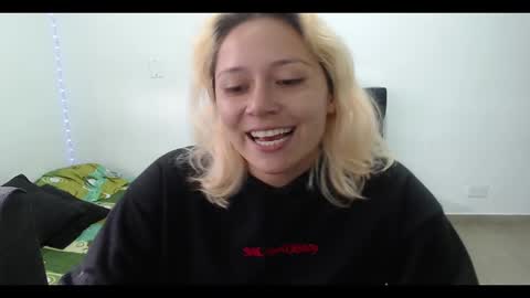 Snapshot of hot_mommymia chatting on 02-23-25, 07:49 Mia online show from 02-23-25, 07:49