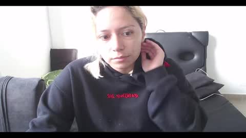 Snapshot of hot_mommymia chatting on 02-26-25, 12:36 Mia online show from 02-26-25, 12:36