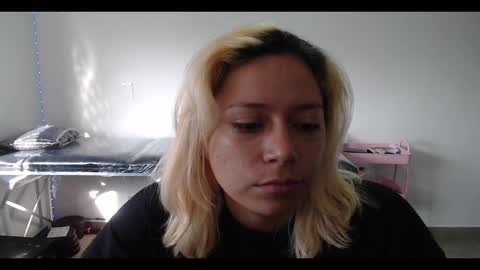 Snapshot of hot_mommymia chatting on 03-02-25, 01:05 Mia online show from 03-02-25, 01:05