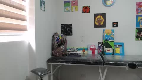 Snapshot of hot_mommymia chatting on 09-16-25, 01:23 Mia online show from 09-16-25, 01:23