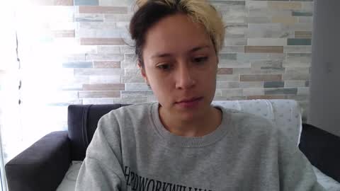 Snapshot of hot_mommymia chatting on 09-26-25, 03:27 Mia online show from 09-26-25, 03:27