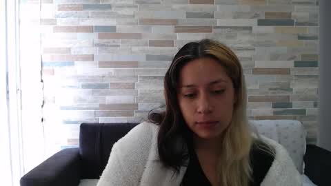 Snapshot of hot_mommymia chatting on 10-02-25, 02:46 Mia online show from 10-02-25, 02:46