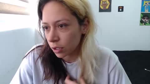 Snapshot of hot_mommymia chatting on 10-15-25, 02:17 Mia online show from 10-15-25, 02:17