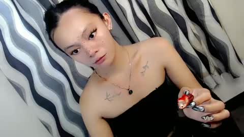Snapshot of hot_n_spicy69 chatting on 02-19-25, 06:44 SWEET AGATHA online show from 02-19-25, 06:44