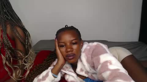 Snapshot of hot_petite1 chatting on 12-03-24, 05:53 Hot petite online show from 12-03-24, 05:53