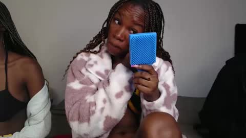 Snapshot of hot_petite1 chatting on 12-04-24, 03:37 Hot petite online show from 12-04-24, 03:37