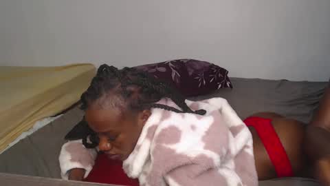 Snapshot of hot_petite1 chatting on 12-10-24, 06:44 Hot petite online show from 12-10-24, 06:44