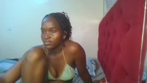Snapshot of hot_petite12 chatting on 06-20-26, 03:37 Petite online show from 06-20-26, 03:37