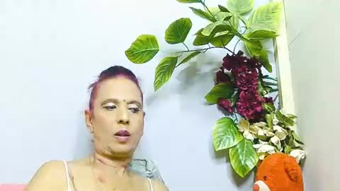 hot queen online show from 06-19-26, 05:17
