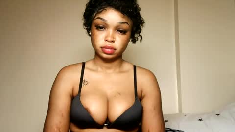 Snapshot of hot_sexxxy_baby chatting on 07-31-26, 12:59 Milly online show from 07-31-26, 12:59